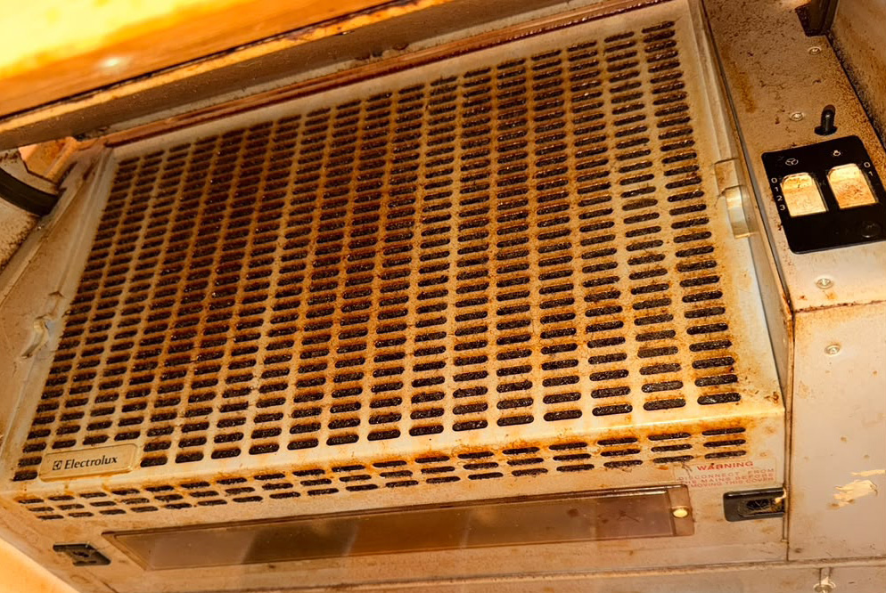 Extractor Hood before cleaning